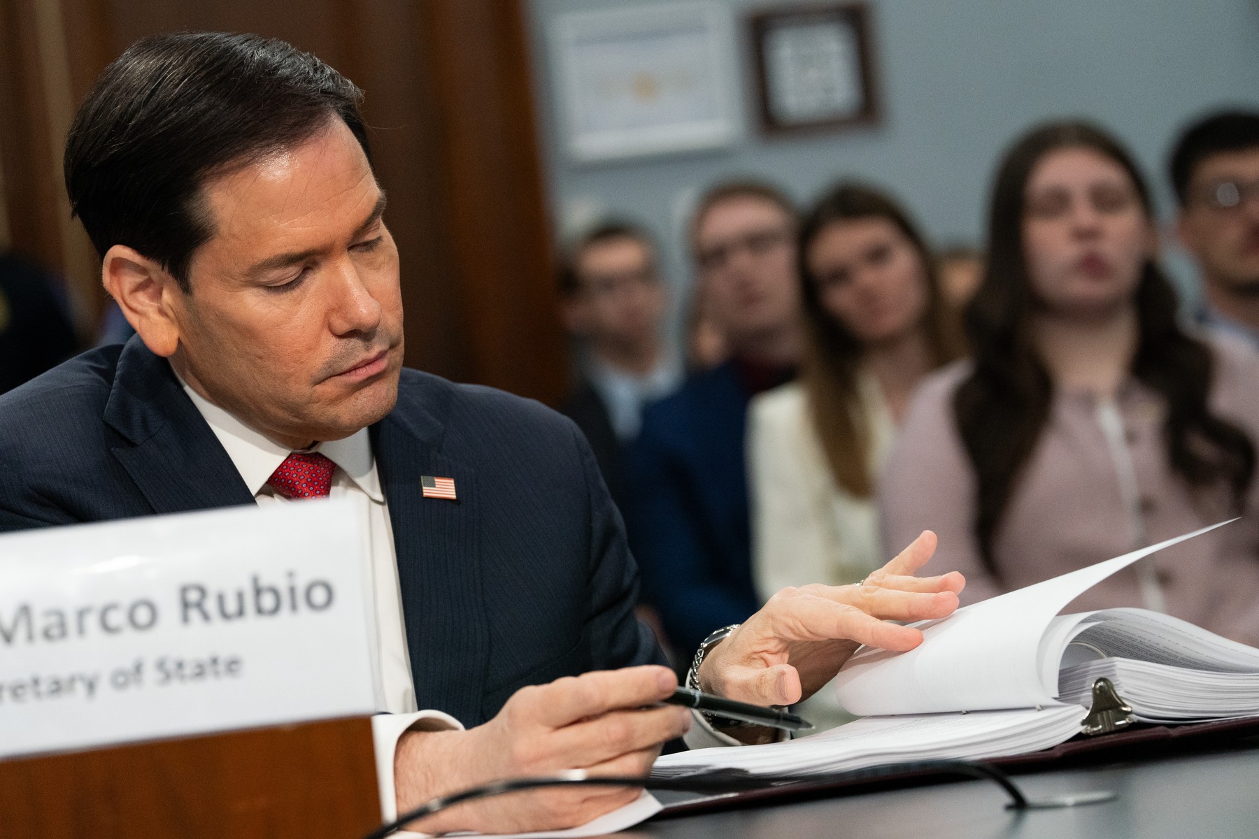 HOTNEWS.RO: Pus la zid pe tema Iranului, Marco Rubio a dezvăluit, în timpul unor audieri cu scântei, ce NU vor accepta SUA, plus un detaliu despre Mojtaba Khamenei