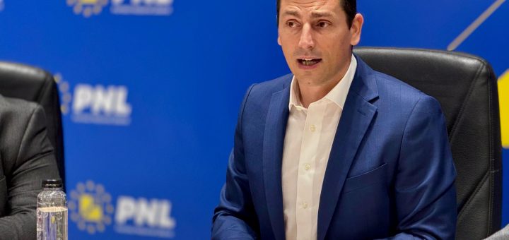 HOTNEWS.RO: Un lider PNL local acuză o „contradicție evidentă” a contestatarilor lui Bolojan: „Mandatul imperativ este bun doar când vine de la filială?”