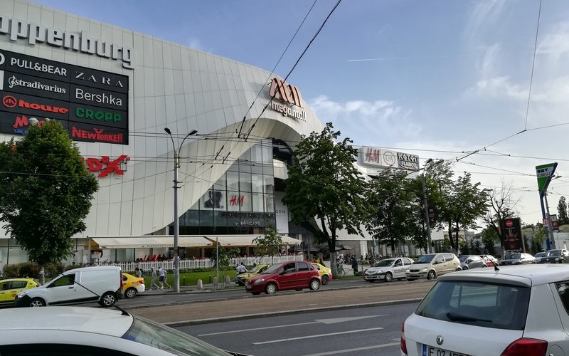 HOTNEWS.RO: Un magazin închis în urmă cu câteva luni, se redeschide „la cererea publicului” în același loc